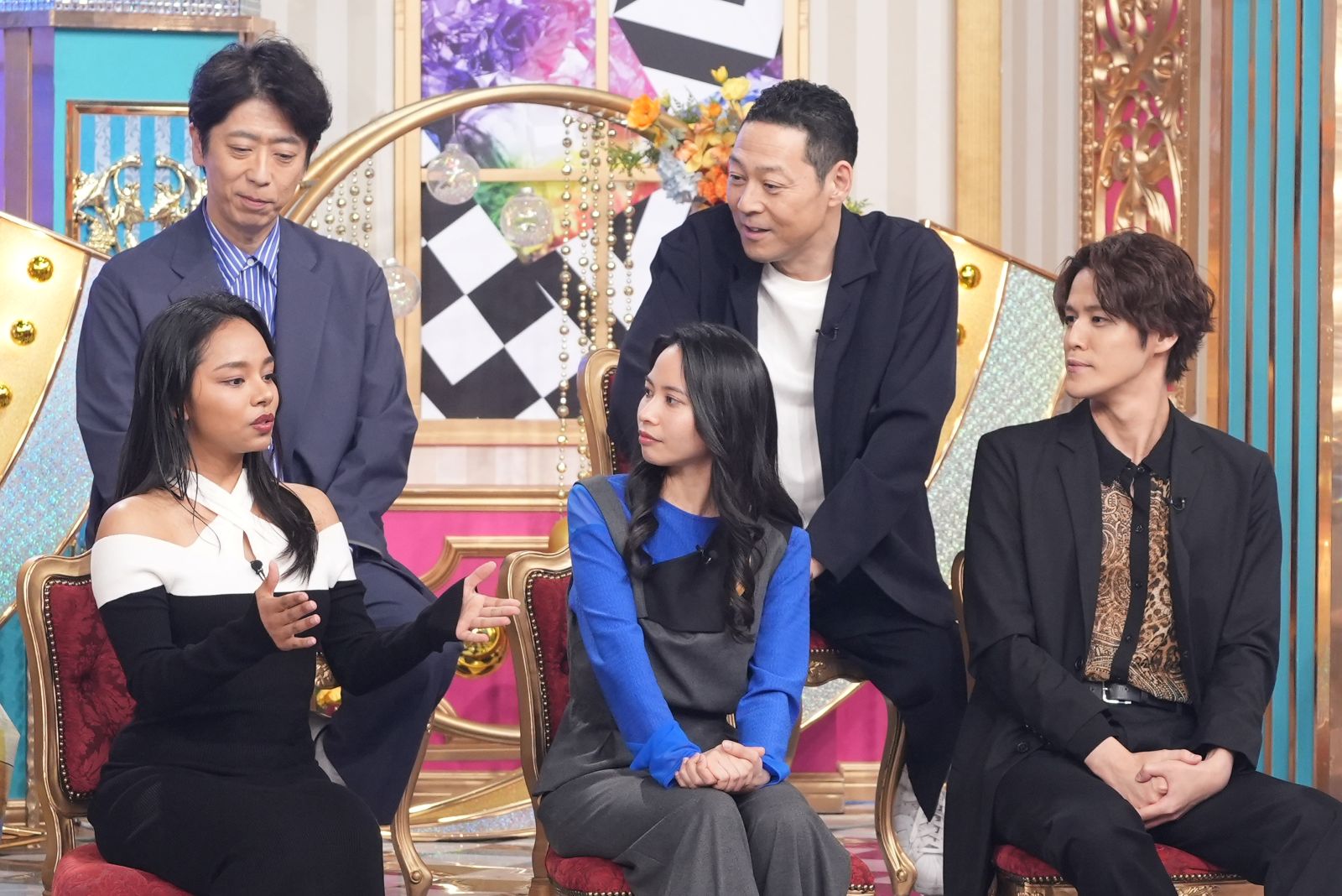 行列のできる相談所 スタジオ写真