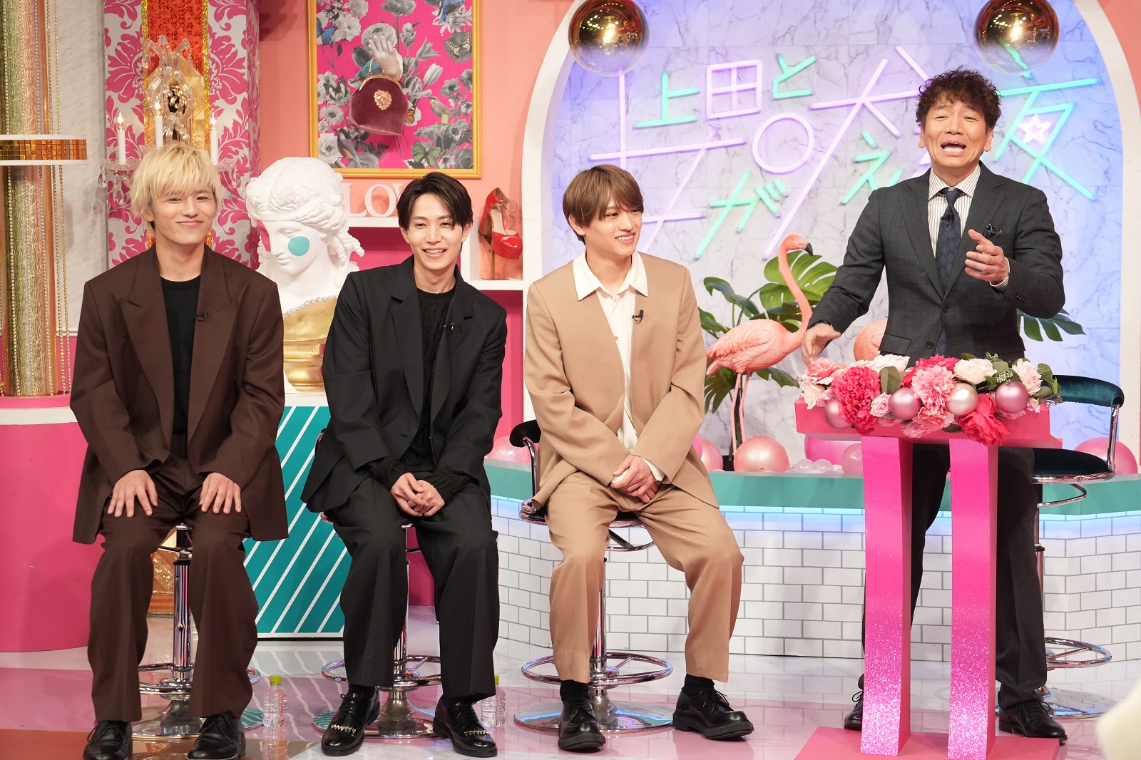 timelesz新メンバーと上田の写真
