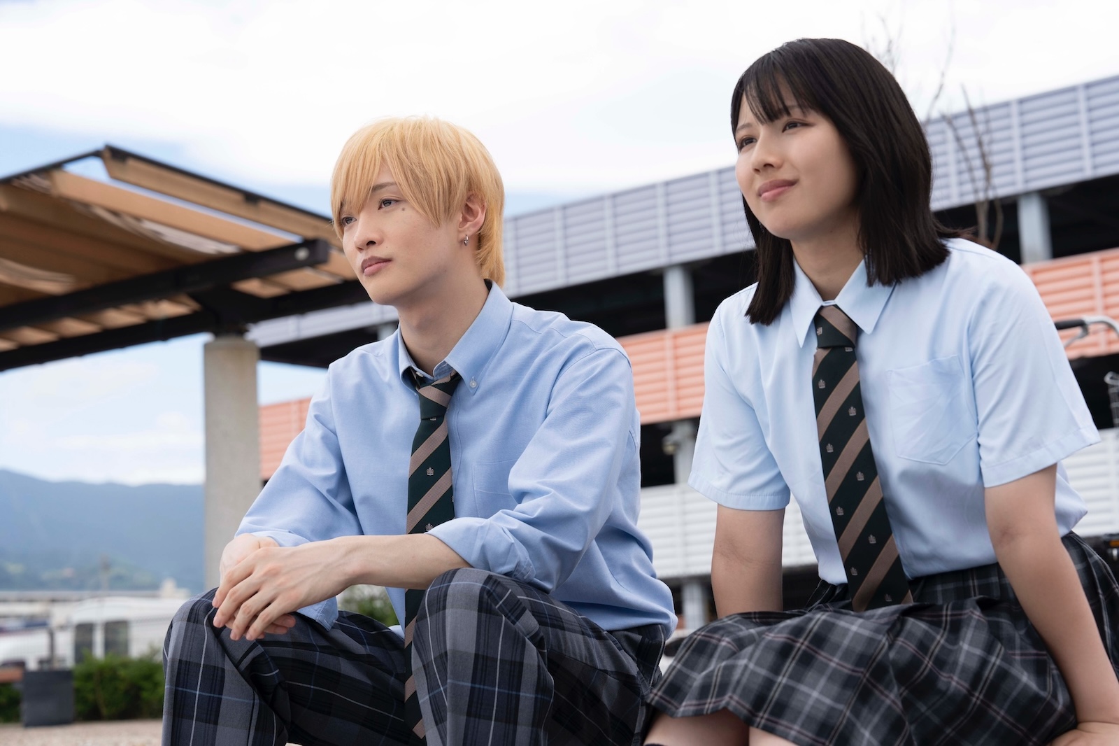 佐藤新(IMP.)と渡邉美穂の写真