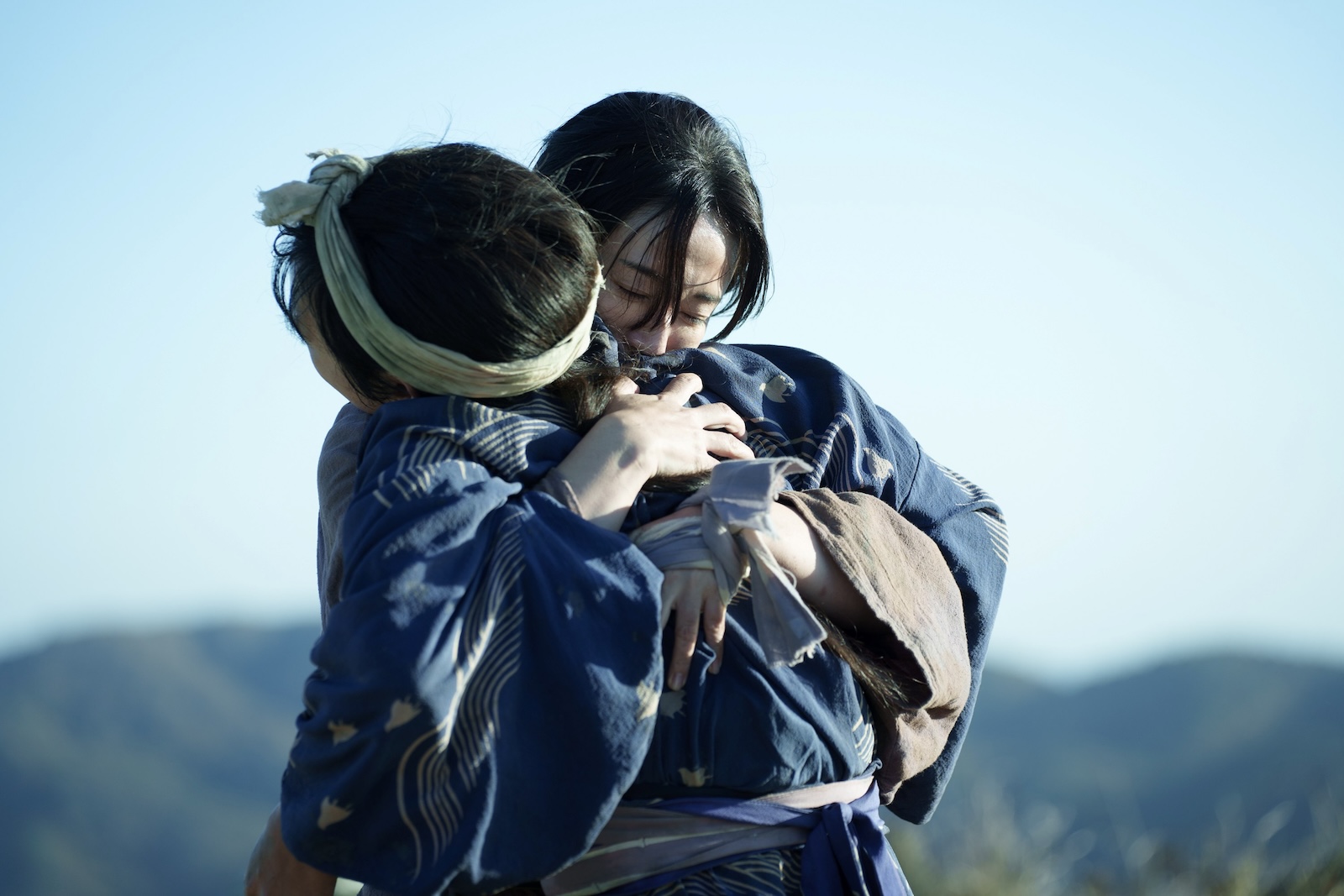 『連続ドラマW I, KILL』に出演する、木村文乃、穂志もえか