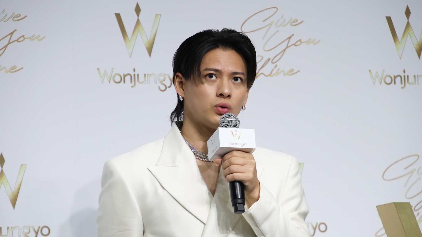  「Wonjungyo Hair」の新CM発表会に登壇したNumber_iの平野紫耀
