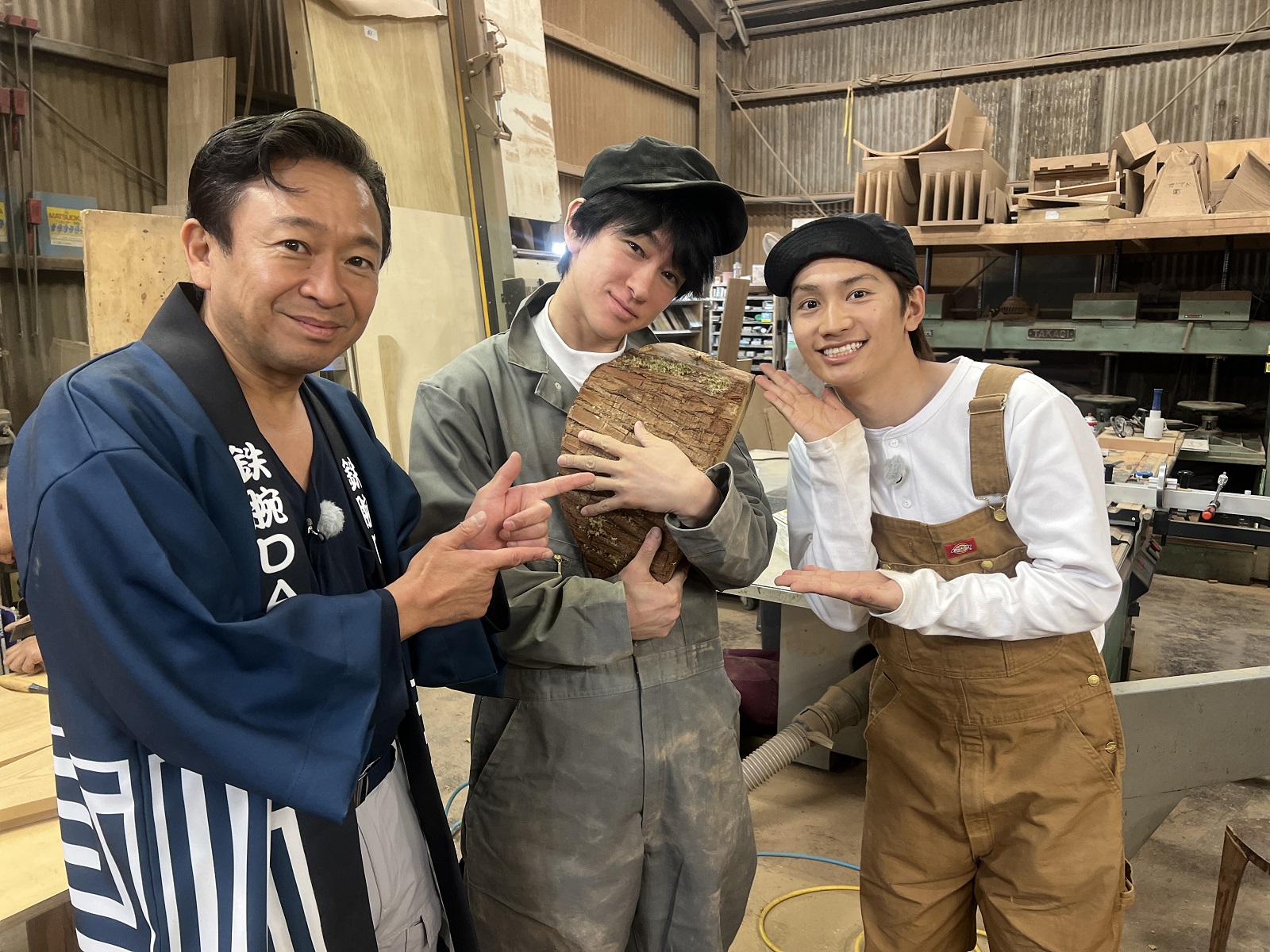 TOKIOの城島茂、SUPER EIGHTの横山裕、なにわ男子の藤原丈一郎の写真